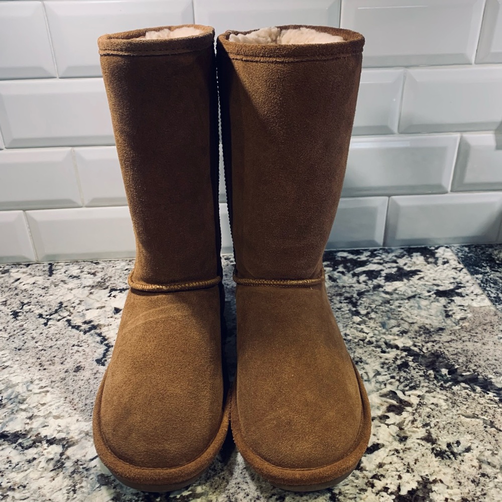 BEARPAW BOOTS Size 9